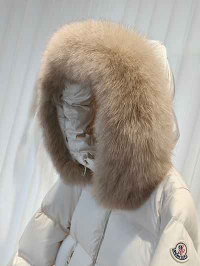 ハイクオリティダウンジャケット背面デザイン